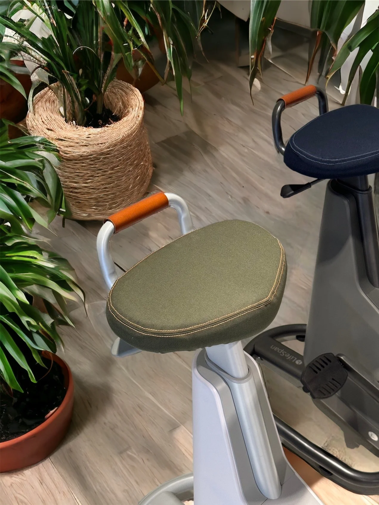Ampera Bike Seat Cover - Image 4