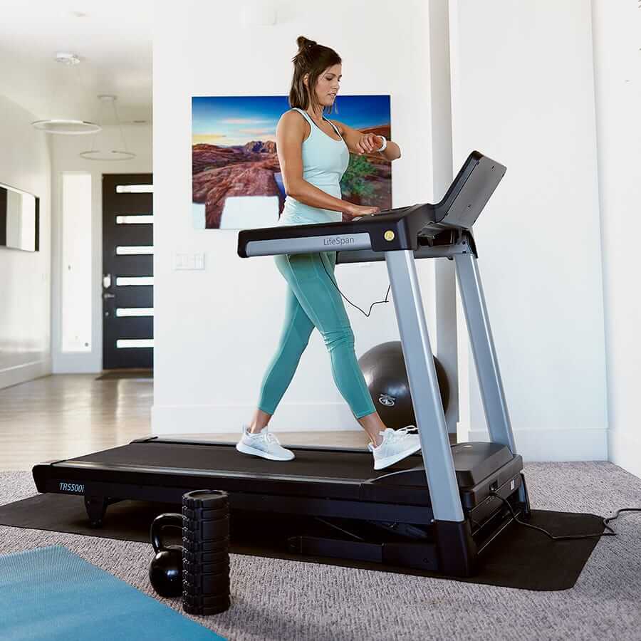 TR5500iM Folding Treadmill - Image 6
